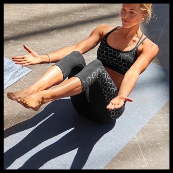 ATHLETA Hi-Rise Eyelet Chaturanga Crop Leggibg - Picture 4 of 8